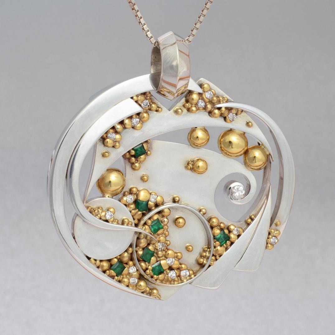 Pendant with Diamonds, Emeralds, Pure Gold | Pendants | Wesley